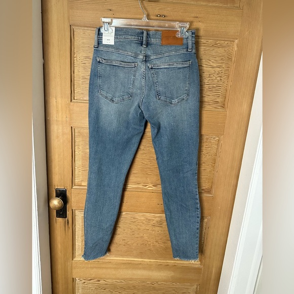 NWT Lucky Brand distressed jeans Ava style Size 6 - Picture 2 of 5